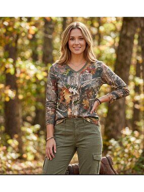 She Outdoor Womens Camo Long-Sleeve V-Neck Shirt Tree & Leaf Print Size Large